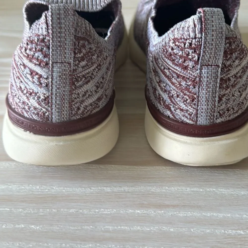 APL Athletic Propulsion Labs - Wave TechLoom Running Sneakers - Burgundy 6.5